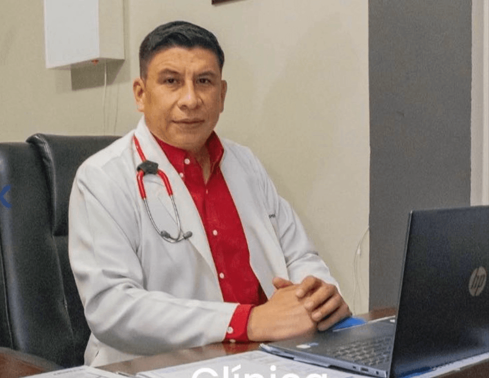 Dr. Alexander Dubadiel Cáceres Melgar
